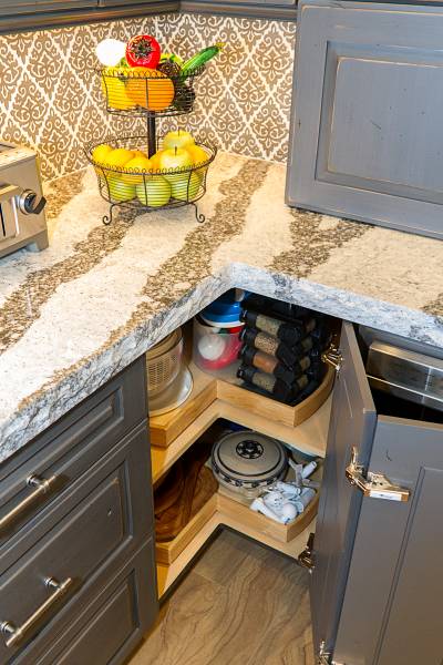 Corner Base with Wood Turntables